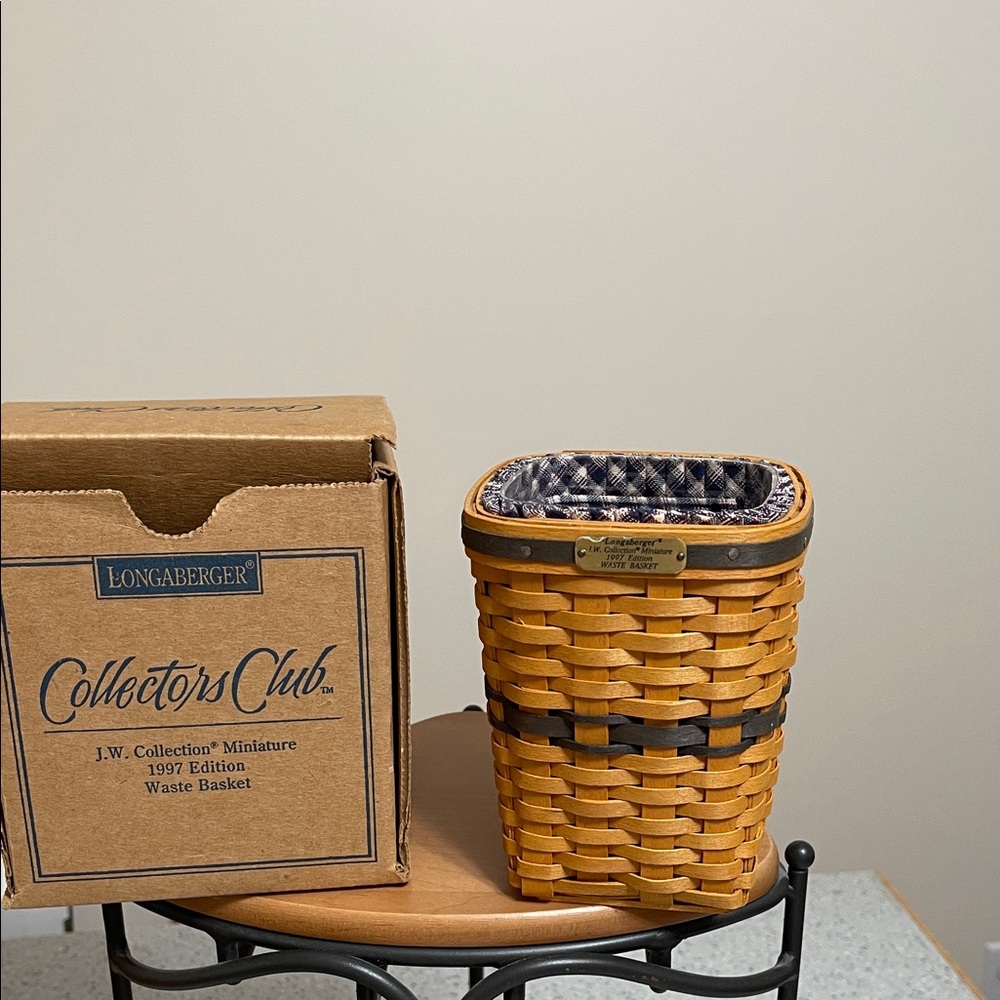 Longaberger Collectors Club Miniature Basket 1997